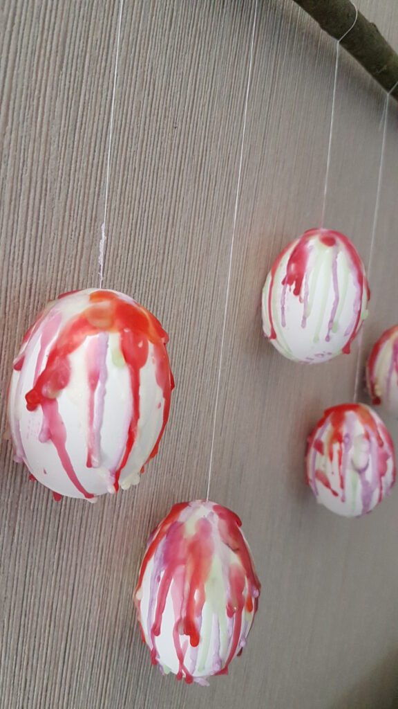 Osterdeko zum aufhängen am Fenster