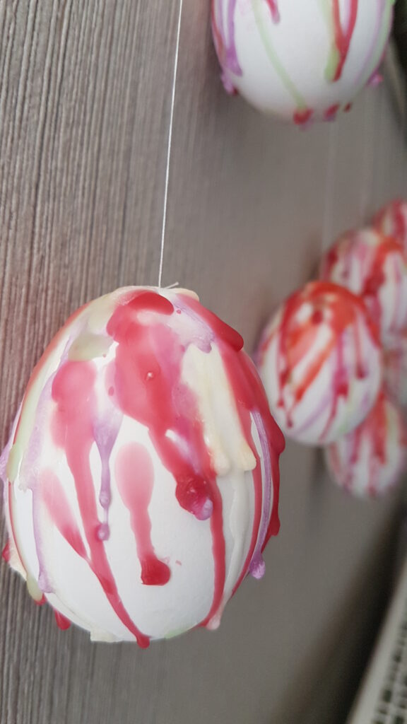 Osterdeko mit Kerzenwachs