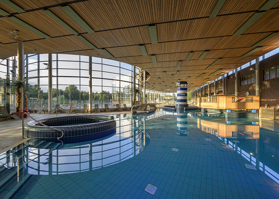 Olantis Hallenbad Schwimmbecken Schwimmbad Niedersachsen Kinder Erlebnisbad Familie