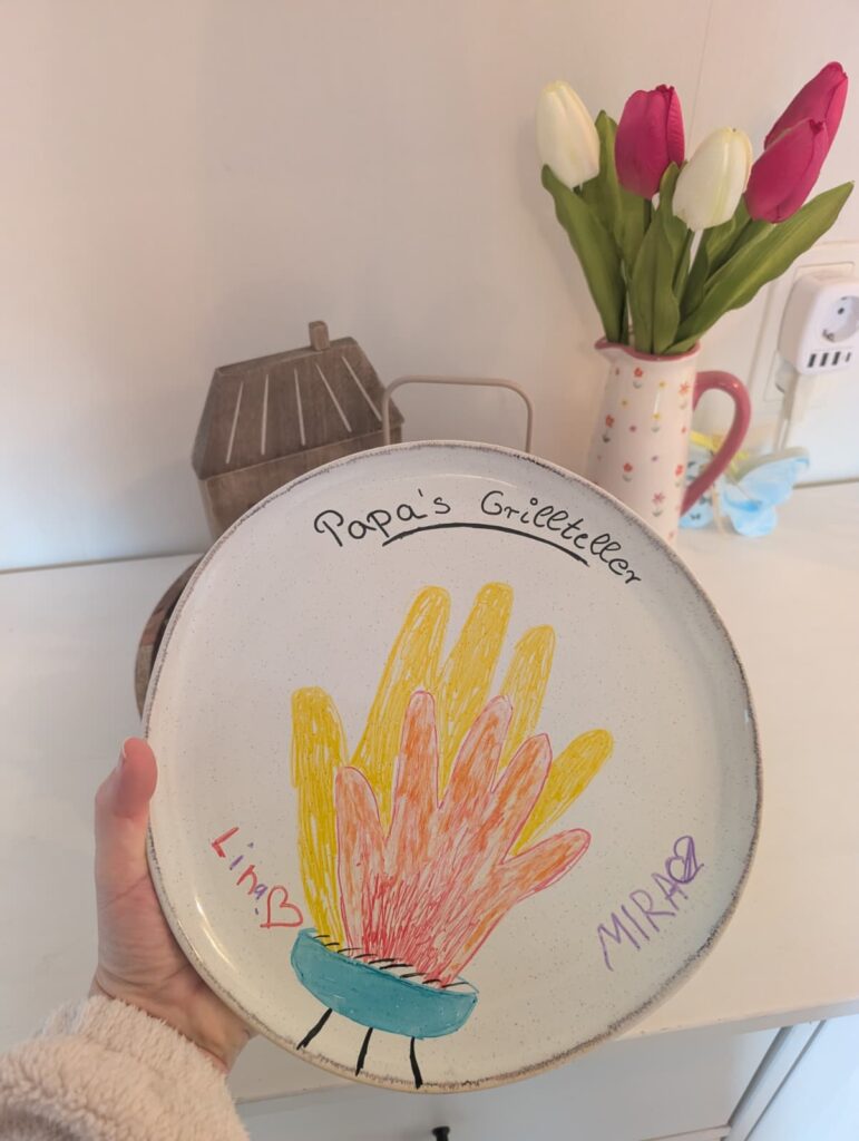 Selbst bemalter Grillteller als Vatertagsgeschenk