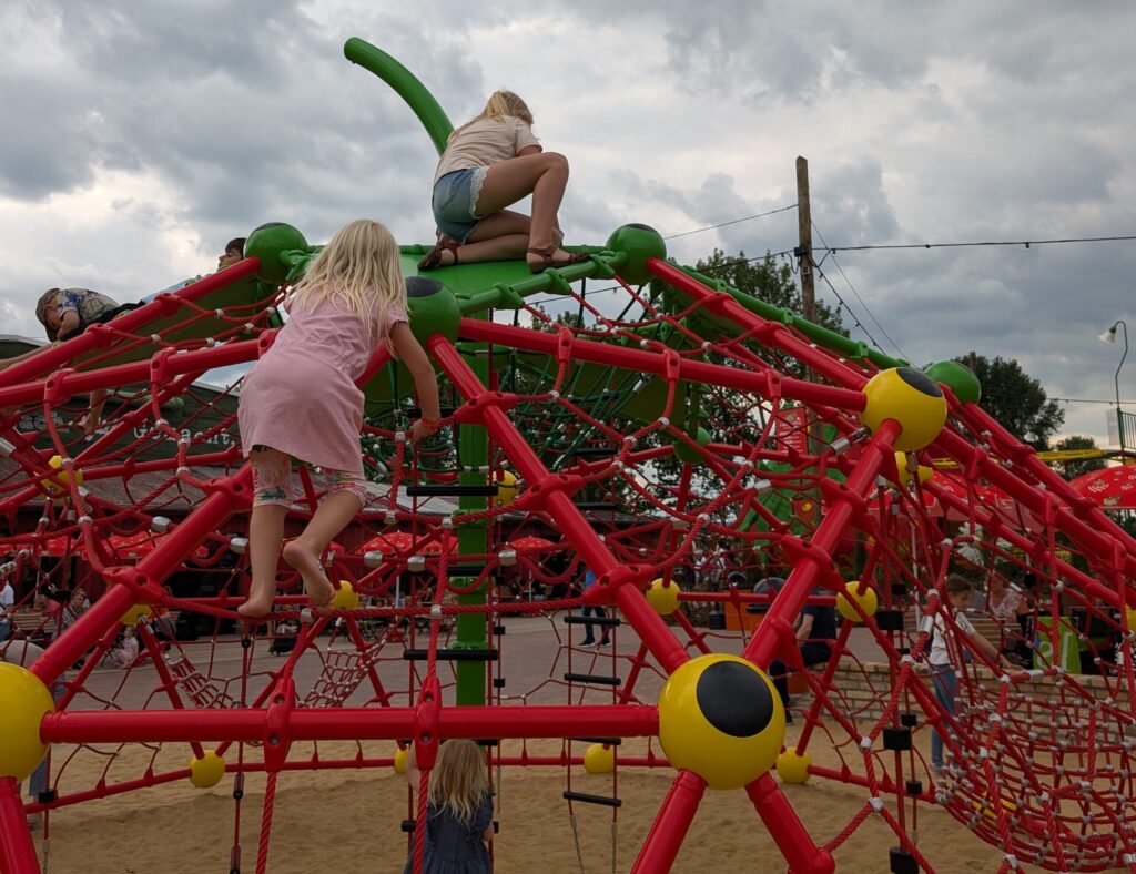 Karls Erdbeerhof mit Spielplatz